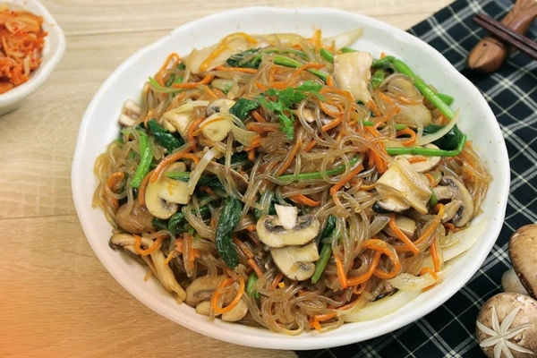 Hàm lượng calo và giá trị dinh dưỡng trong miến xào